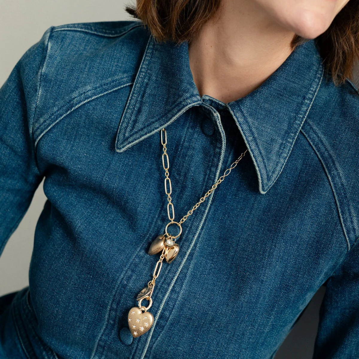 Collier Y pendentifs cœurs dorés - Image 2