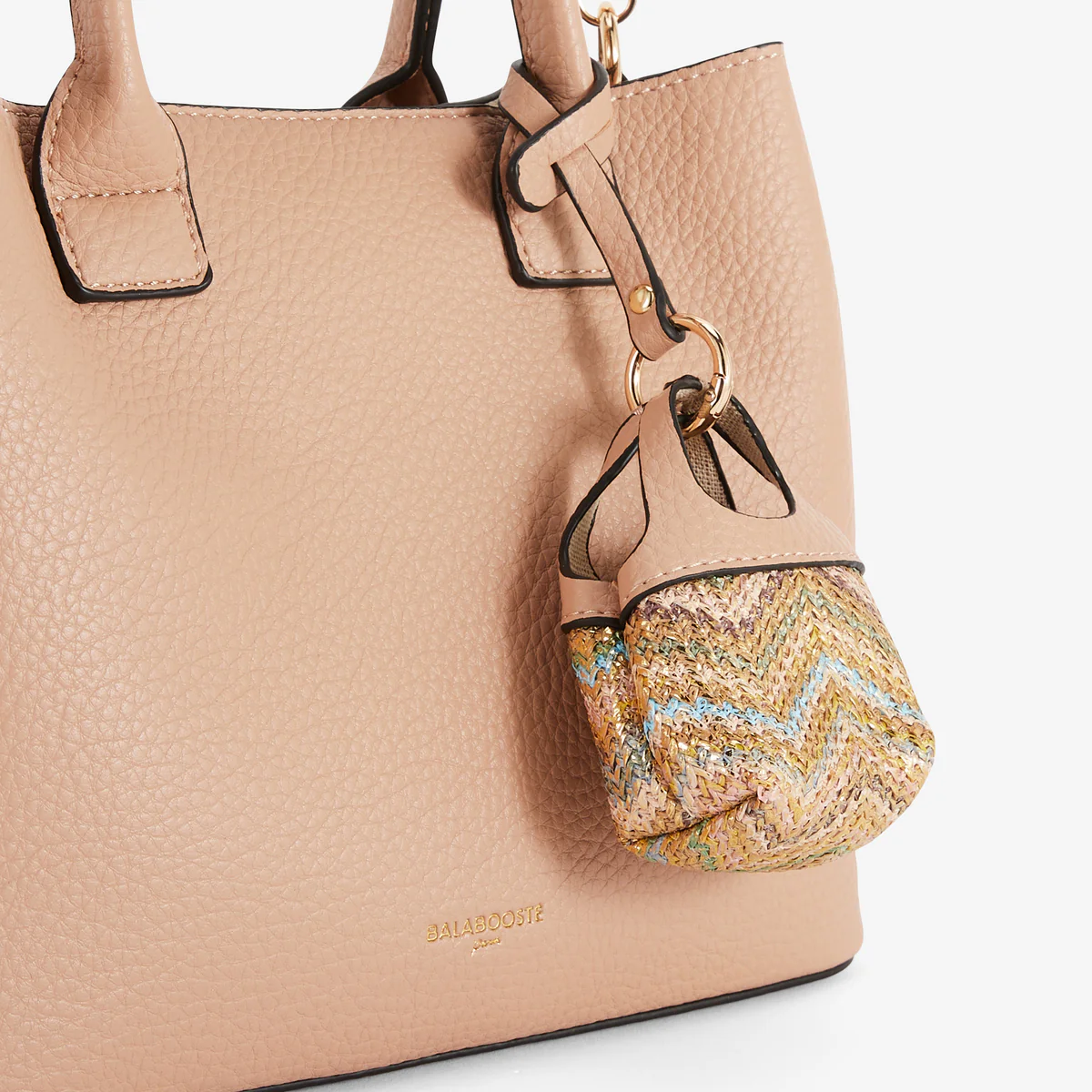 Sac à main grainé nude avec grigri mini sac - Image 6